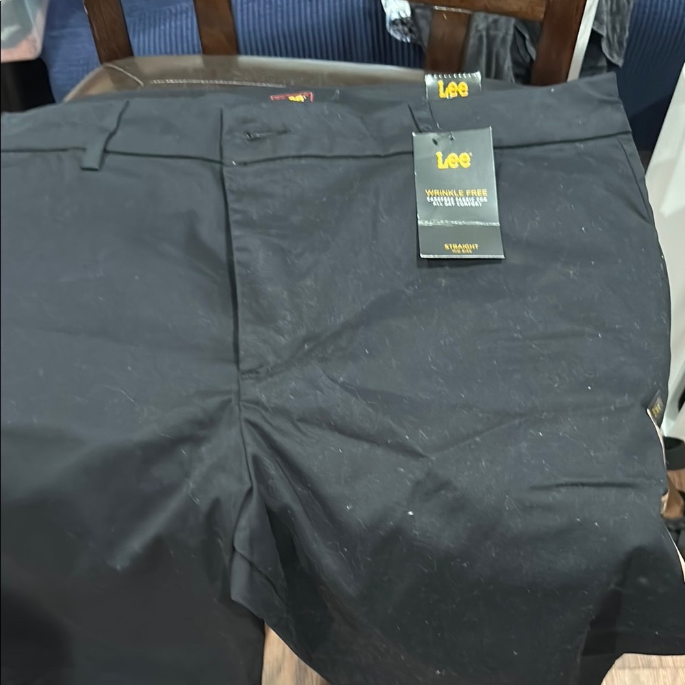 NWT Lee Black Straight Leg WRINKLE free  Classic Style